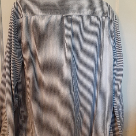 American Eagle button down - Picture 3 of 5
